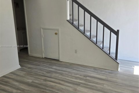 Купить таунхаус в Майами-Гарденс, Флорида 3 спальни, 109.44м2, № 2021046 - фото 7