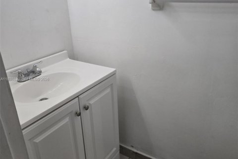 Купить таунхаус в Майами-Гарденс, Флорида 3 спальни, 109.44м2, № 2021046 - фото 20