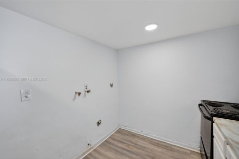 Купить таунхаус в Майами-Гарденс, Флорида 3 спальни, 109.44м2, № 2021046 - фото 15