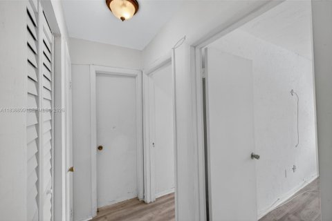 Купить таунхаус в Майами-Гарденс, Флорида 3 спальни, 109.44м2, № 2021046 - фото 25