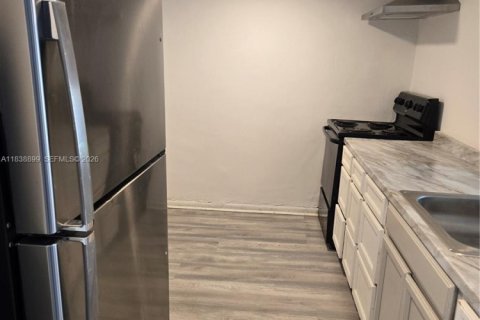 Купить таунхаус в Майами-Гарденс, Флорида 3 спальни, 109.44м2, № 2021046 - фото 13