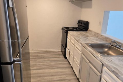 Купить таунхаус в Майами-Гарденс, Флорида 3 спальни, 109.44м2, № 2021046 - фото 12