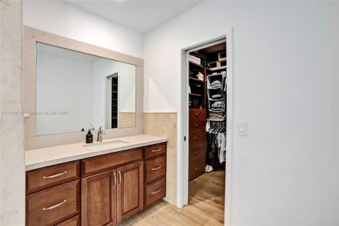 Снять в аренду виллу или дом в Пальметто-Бей, Флорида 4 спальни, 207.54м2, № 1938955 - фото 16