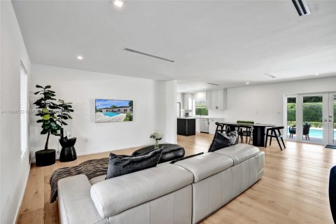 Снять в аренду виллу или дом в Пальметто-Бей, Флорида 4 спальни, 207.54м2, № 1938955 - фото 13