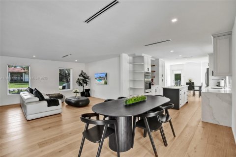 Снять в аренду виллу или дом в Пальметто-Бей, Флорида 4 спальни, 207.54м2, № 1938955 - фото 5