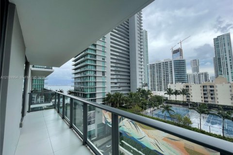 Condominio en venta en Miami, Florida, 1 dormitorio, 69.31 m2 № 2424447 - foto 6
