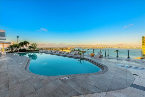 Condominio en venta en Miami, Florida, 1 dormitorio, 69.31 m2 № 2424447 - foto 24