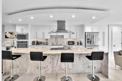 Casa en venta en Miami, Florida, 4 dormitorios № 1729758 - foto 27