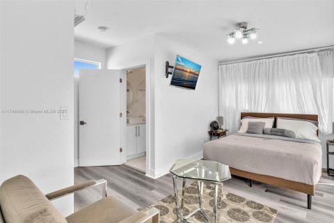 Casa en venta en Miami, Florida, 4 dormitorios № 1729758 - foto 29