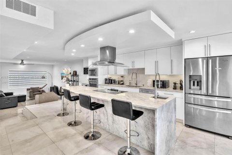 Casa en venta en Miami, Florida, 4 dormitorios № 1729758 - foto 26