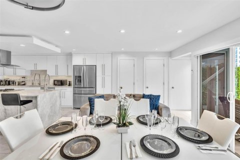 Casa en venta en Miami, Florida, 4 dormitorios № 1729758 - foto 18