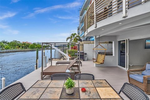 Casa en venta en Miami, Florida, 4 dormitorios № 1729758 - foto 10