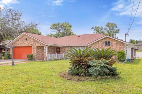 House in Deltona, Florida 3 bedrooms, 172.24 sq.m. № 1343284 - photo 2