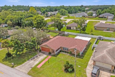 House in Deltona, Florida 3 bedrooms, 172.24 sq.m. № 1343284 - photo 4