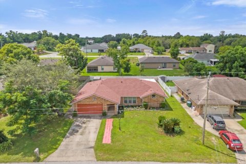 House in Deltona, Florida 3 bedrooms, 172.24 sq.m. № 1343284 - photo 3