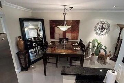 Condo in Sunrise, Florida, 1 bedroom № 2083711 - photo 6