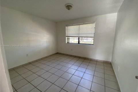 Adosado en alquiler en Miami, Florida, 2 dormitorios, 119.84 m2 № 1950735 - foto 11