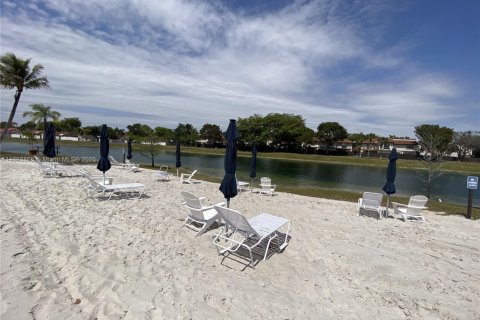Adosado en alquiler en Miami, Florida, 2 dormitorios, 119.84 m2 № 1950735 - foto 15