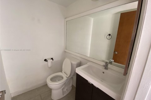 Adosado en alquiler en Miami, Florida, 2 dormitorios, 119.84 m2 № 1950735 - foto 6