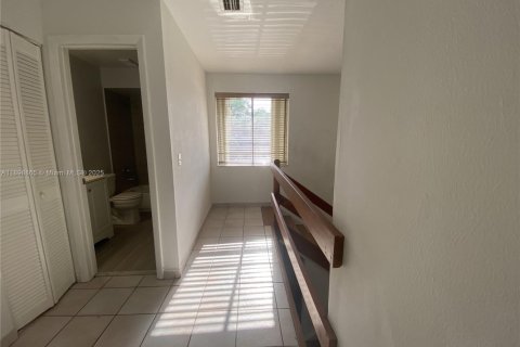 Adosado en alquiler en Miami, Florida, 2 dormitorios, 119.84 m2 № 1950735 - foto 13