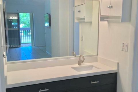 Adosado en alquiler en Miami, Florida, 2 dormitorios, 119.84 m2 № 1950735 - foto 10