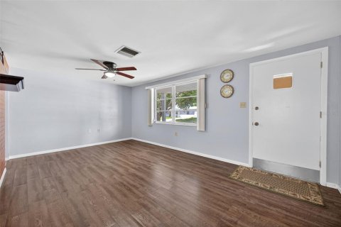House in New Port Richey, Florida 2 bedrooms, 93.27 sq.m. № 1886772 - photo 10