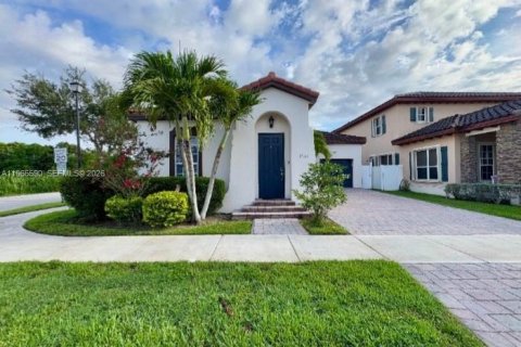 House in Miami, Florida 3 bedrooms, 196.95 sq.m. № 2081223