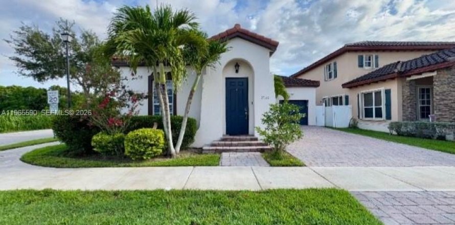 House in Miami, Florida 3 bedrooms, 196.95 sq.m. № 2081223