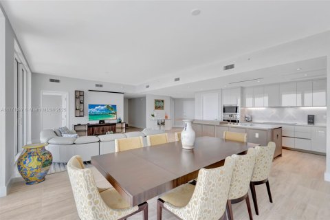 Снять в аренду кондоминиум в Форт-Лодердейл, Флорида 2 спальни, 191.56м2, № 1958199 - фото 16