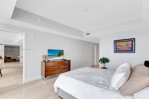 Снять в аренду кондоминиум в Форт-Лодердейл, Флорида 2 спальни, 191.56м2, № 1958199 - фото 24