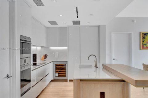 Снять в аренду кондоминиум в Форт-Лодердейл, Флорида 2 спальни, 191.56м2, № 1958199 - фото 9