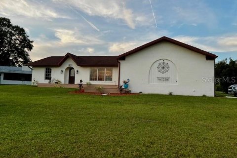 House in Dunnellon, Florida 3 bedrooms, 137.96 sq.m. № 1767912 - photo 3