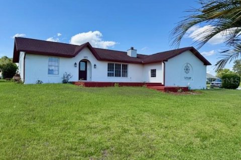 House in Dunnellon, Florida 3 bedrooms, 137.96 sq.m. № 1767912 - photo 1