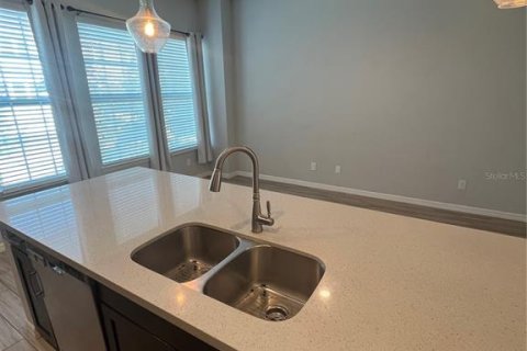Adosado en alquiler en Oviedo, Florida, 3 dormitorios, 169.08 m2 № 1918049 - foto 5