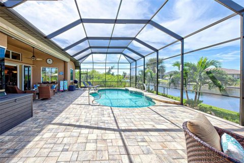 House in Port Charlotte, Florida 3 bedrooms, 191.01 sq.m. № 1821119 - photo 6