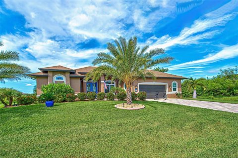 House in Port Charlotte, Florida 3 bedrooms, 191.01 sq.m. № 1821119 - photo 1