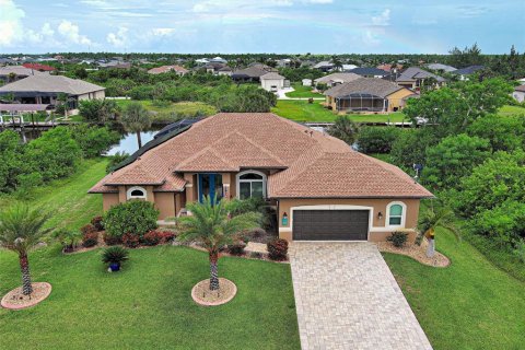 House in Port Charlotte, Florida 3 bedrooms, 191.01 sq.m. № 1821119 - photo 11