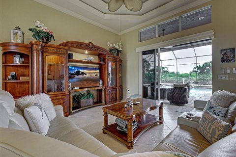House in Port Charlotte, Florida 3 bedrooms, 191.01 sq.m. № 1821119 - photo 18