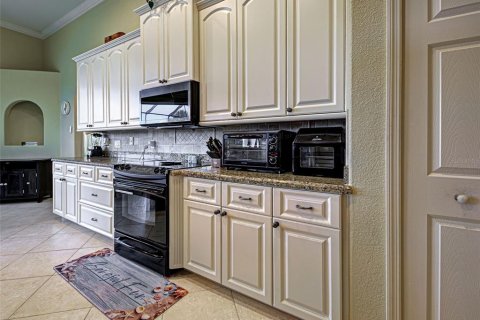 House in Port Charlotte, Florida 3 bedrooms, 191.01 sq.m. № 1821119 - photo 26