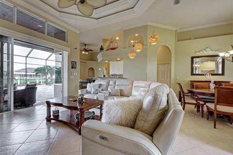 House in Port Charlotte, Florida 3 bedrooms, 191.01 sq.m. № 1821119 - photo 13