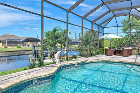 House in Port Charlotte, Florida 3 bedrooms, 191.01 sq.m. № 1821119 - photo 3