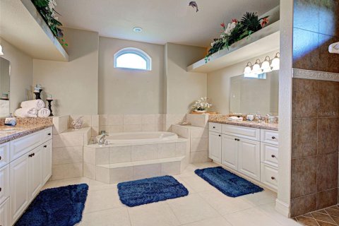 House in Port Charlotte, Florida 3 bedrooms, 191.01 sq.m. № 1821119 - photo 30