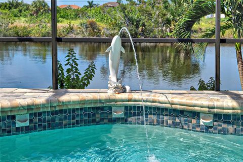 House in Port Charlotte, Florida 3 bedrooms, 191.01 sq.m. № 1821119 - photo 8