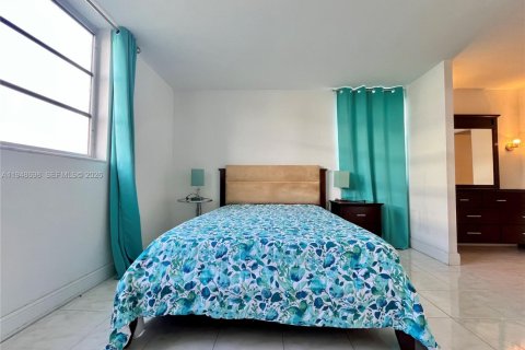 Снять в аренду кондоминиум в Норт-Майами-Бич, Флорида 2 спальни, 103.12м2, № 2004548 - фото 10