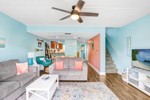 Condo in Indian Rocks Beach, Florida, 2 bedrooms № 2091628 - photo 8