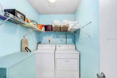 Condo in Indian Rocks Beach, Florida, 2 bedrooms № 2091628 - photo 22