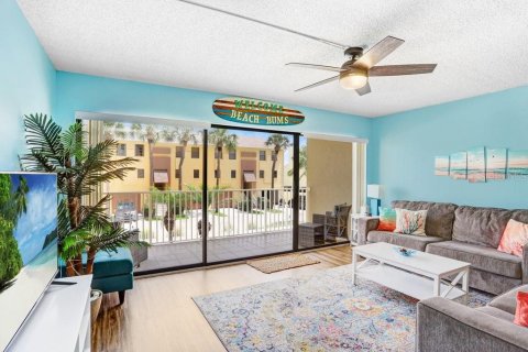 Condo in Indian Rocks Beach, Florida, 2 bedrooms № 2091628 - photo 7
