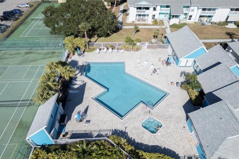 Condo in Palm Harbor, Florida, 2 bedrooms  № 2379486 - photo 8