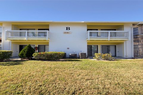 Condo in Palm Harbor, Florida, 2 bedrooms № 2379486