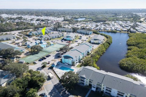 Condo in Palm Harbor, Florida, 2 bedrooms  № 2379486 - photo 5